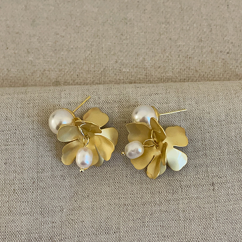 Golden earrings, silver 925 sample