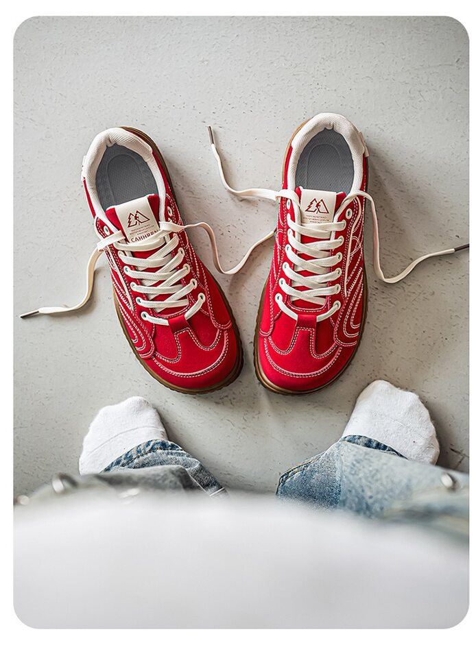 Giày sneaker nam cổ thấp mũi tròn rộng form Đức, đế bằng gót thấp 1–3 cm, dây buộc, phối màu trơn — Z8822 màu đỏ, Z8822 thẻ trắng, Z8822 thẻ đen chi tiết 15