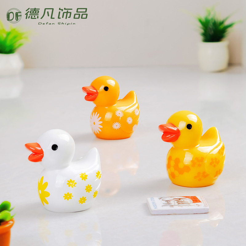 Creative Cartoon Autum Print Big Duck Cute Little Animal DIY Resin Craft Decoration Desktop Car Ornaments