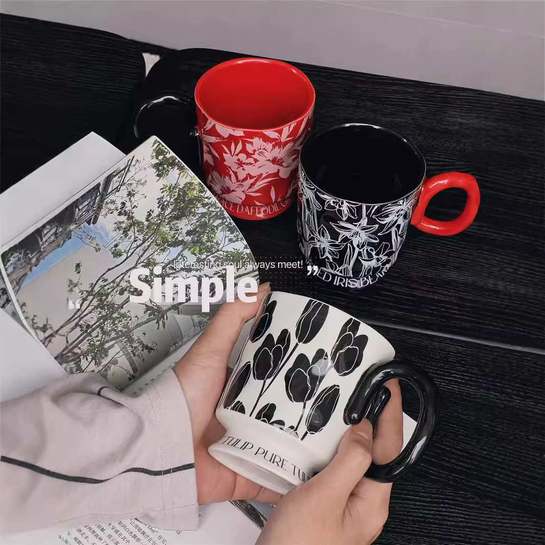 Taza de agua de cerámica retro Tulip Garden Taza de pie alto para parejas Taza de café Taza de regalo de agua bebida