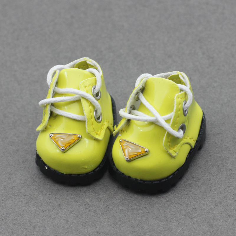 Triangle mark yellow
