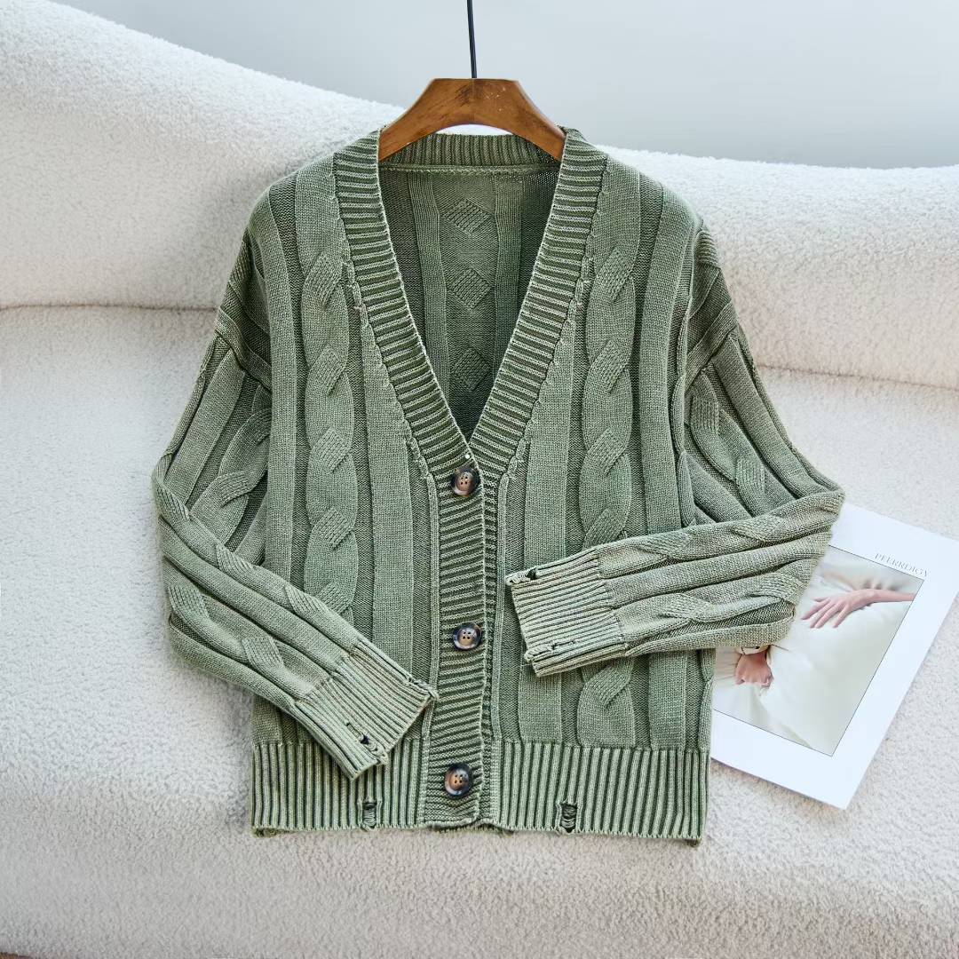 Coreano retro cuello redondo torcido de camisa de punto de mujer otoño y invierno nuevo estilo para hacer viejos agujeros suéter suelto chaqueta de mujer image 4
