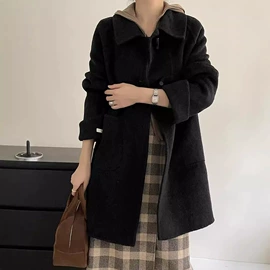 女式毛呢外套;女式衬衫;毛衣