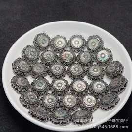 天然黑贝壳雕刻花型魔盒颗颗带眼强光可DIY带孔饰品配件