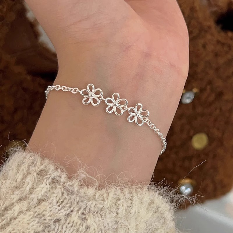 Damarmband i 925 sterling silver med ihålig blomma elegant_voghion.com