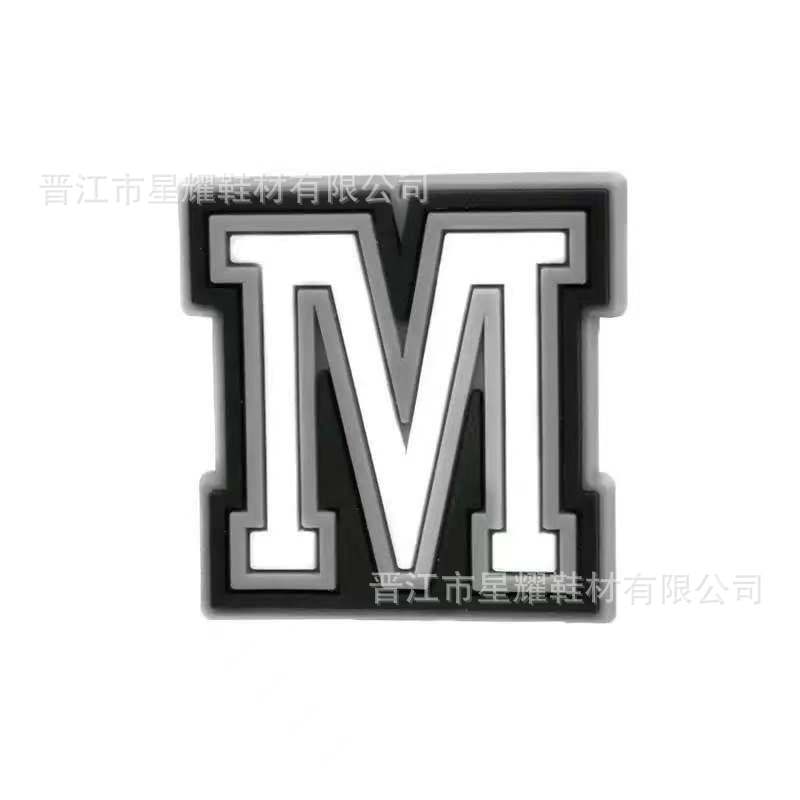 En stock agujero zapatos accesorios PVC plástico gota zapato flor zapato hebilla zapato decoración carta número 37 correa de muñeca hebilla decorativa flor