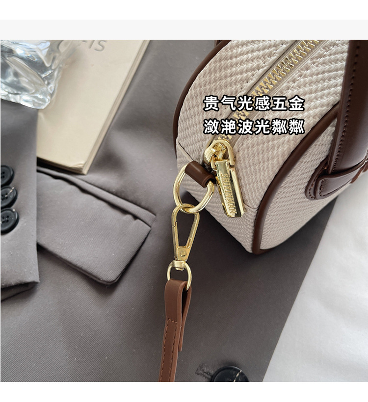 Women's bag 2025 Summer New style trendy and stylish small square bag, Boston retro hand-held pillow bag, single-shoulder crossbody bag Application Scenario