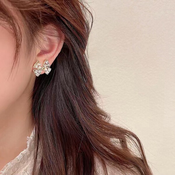 Fresh small cute elegant earrings with bow pearl
