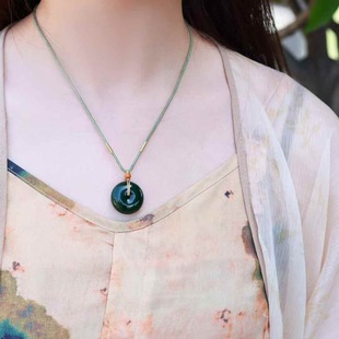 Jade Crafts Natural Xinjiang Hetian Jade Russian Material Jasper Old Material Safety Buckle Pendant Men and Women Pendant with Certificate
