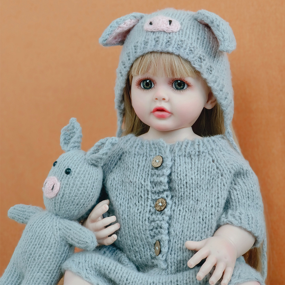 Muñeca suave artificial de 55cm, muñeco realista con cara sonriente, oso de fresa que puede entrar en el agua para acompañar el juguete de muñeca