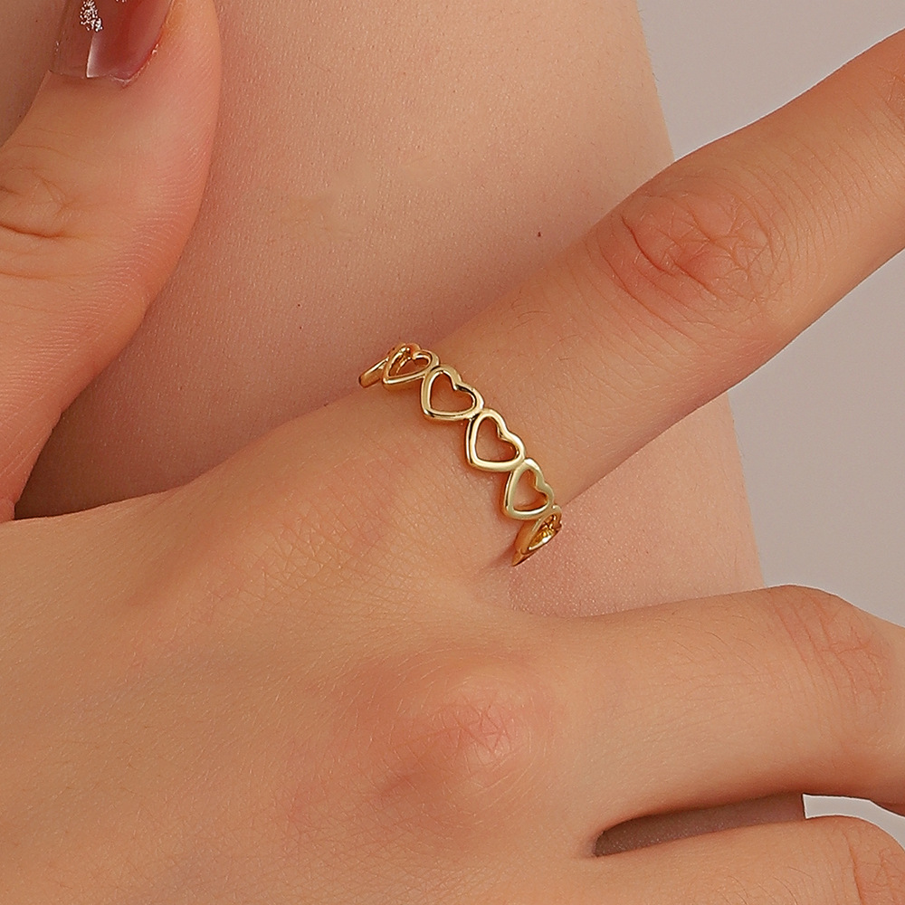 Simple Fashion Hollow Heart Shape Geometric Copper Ring display picture 2