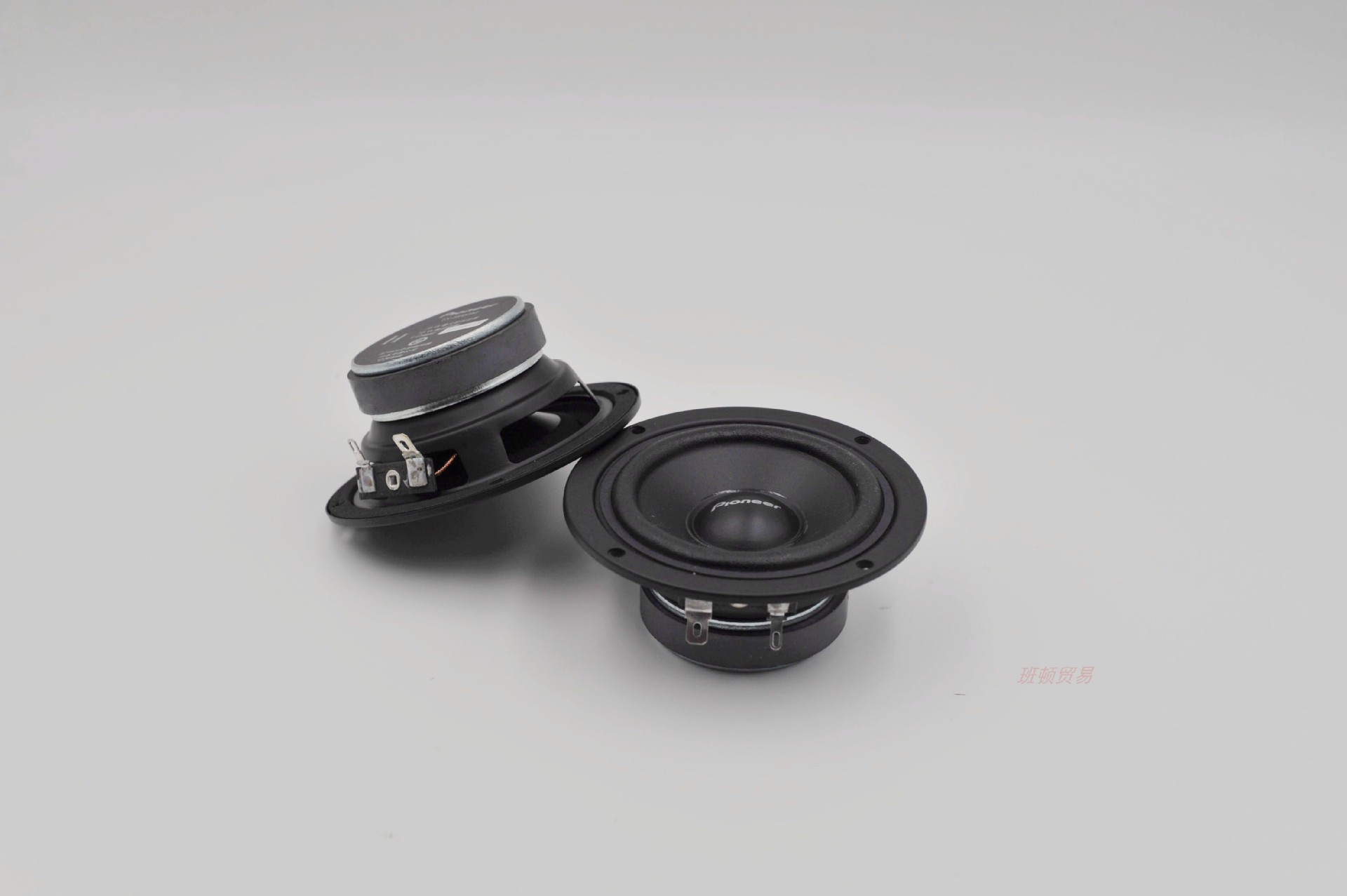 Pioneer three-frequency car audio speaker bass shock alto full and powerful treble clear and transparent with layers