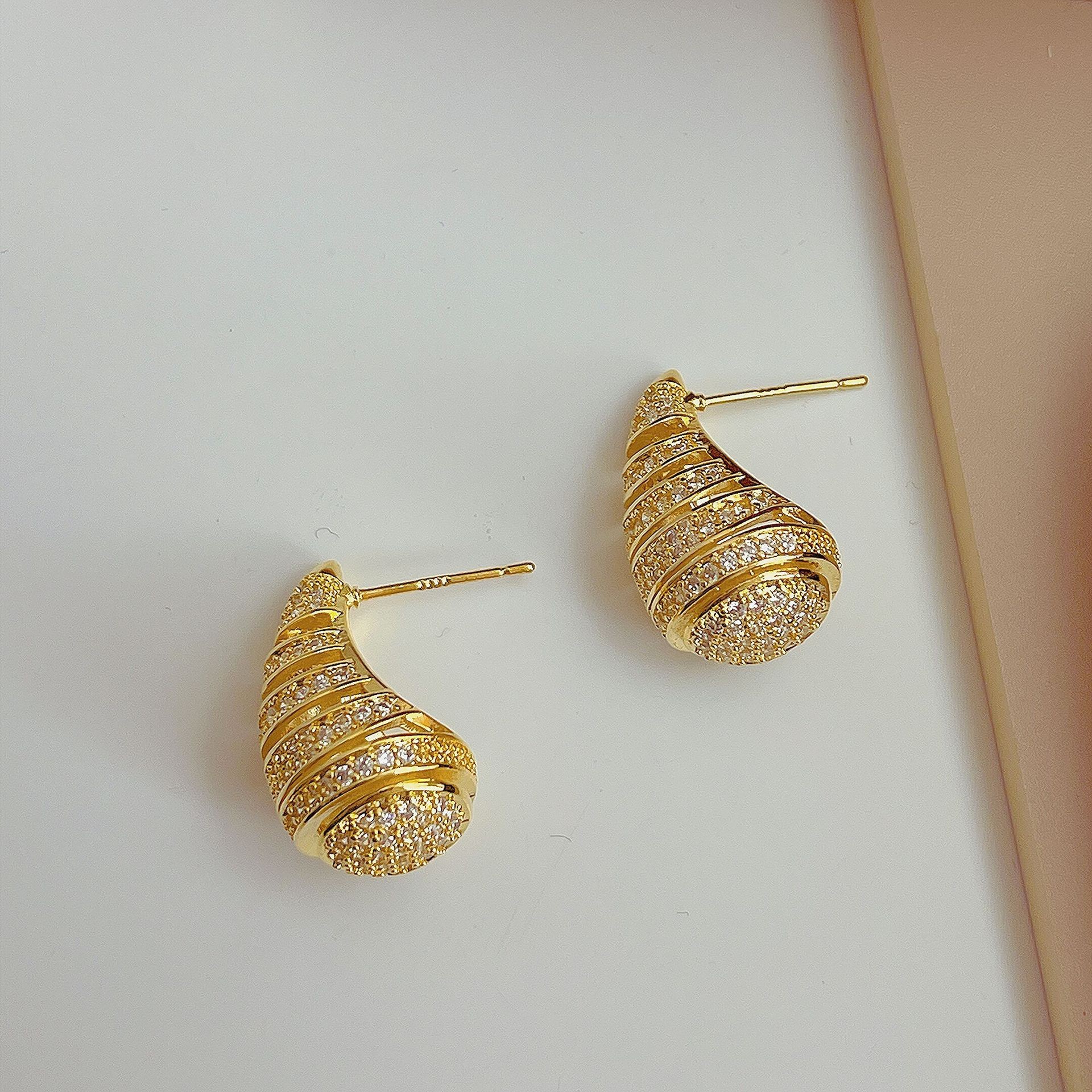 F7963A 골드 마이크로 임베디드 드롭 이어링