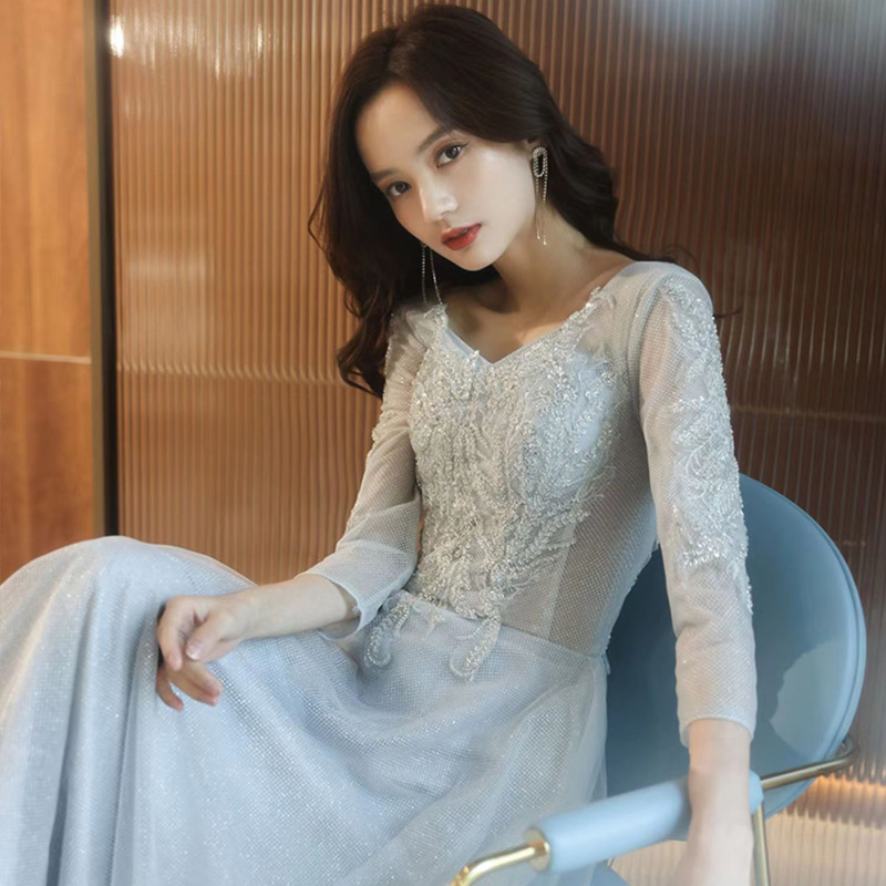 Evening Dress 2025 New Model for Socialite Banquet, Elegant Vocal Performance Exam, Silver Color, Slimming and Flattering, Grand Long-Sleeve Dress for Women