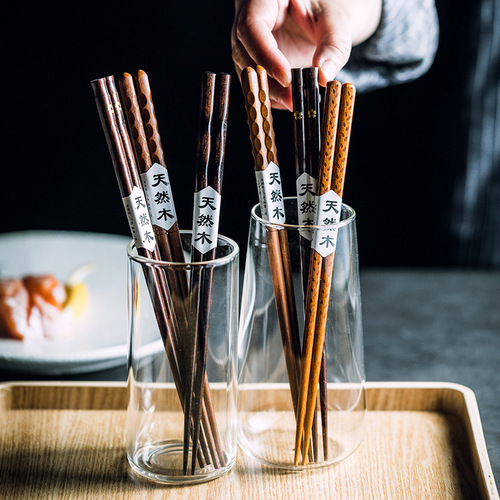 Japanese style pointed solid wood chopsticks ironwood tortoise shell wooden tableware chopsticks Japanese style non-slip literary and artistic cuisine sushi chopsticks wholesale