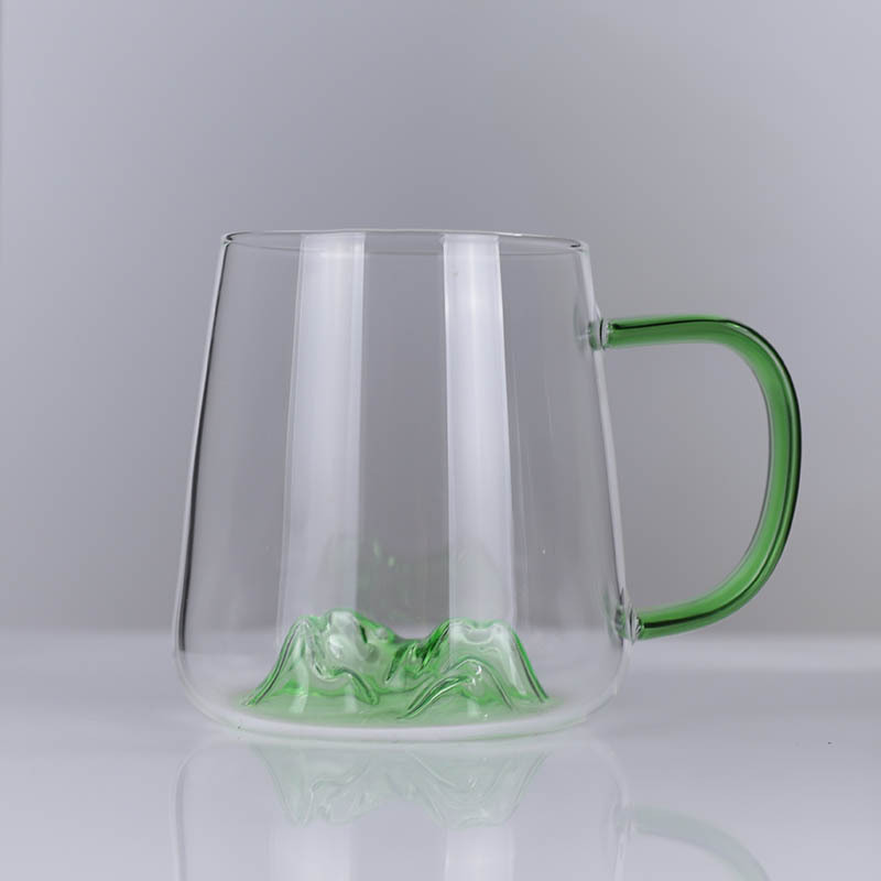 Copa de montaña verde