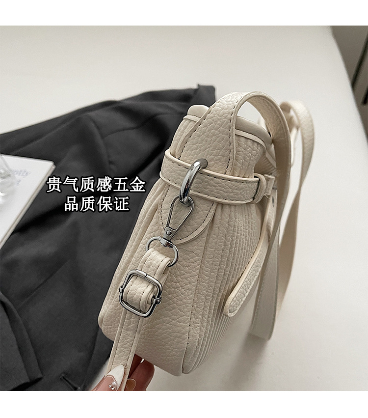 Large-capacity women's summer 2025 new fashion crossbody bag, Korean-style casual single-shoulder armpit commuting bag for work Item Picture