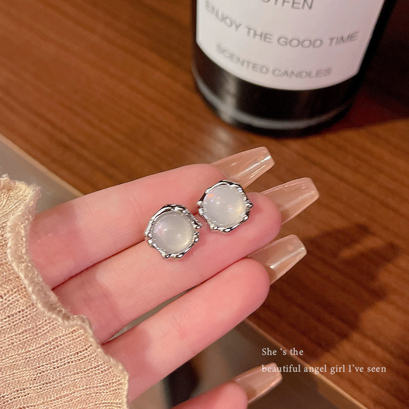 Korean-style moonstone circle earrings for women, niche design, high-end unique geometric earrings with 925 silver pins