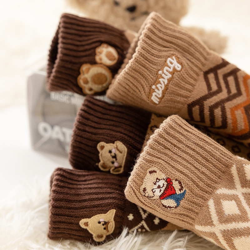 Autumn and winter brown plush and thick embroidered loop towel bottom with animal embroidery, coffee colored versatile mid length socks