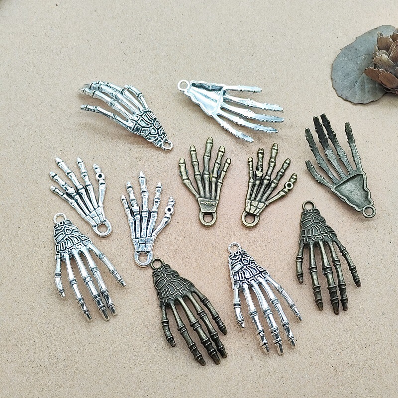 Skull Claw Palm Pendant Handmade DIY Jewelry Accessories Retro Halloween Ornaments Popular in Europe and America Cross-Border Sales