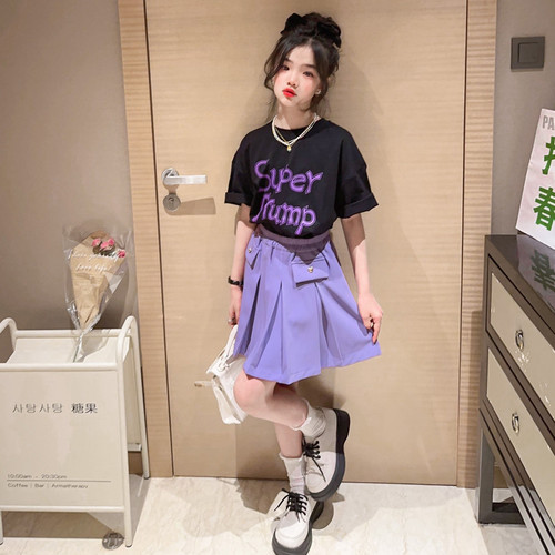 Girls' short-sleeved skirts, fashionable summer T-shirts, pleated skirts, preppy suits, and older children's two-piece summer suits