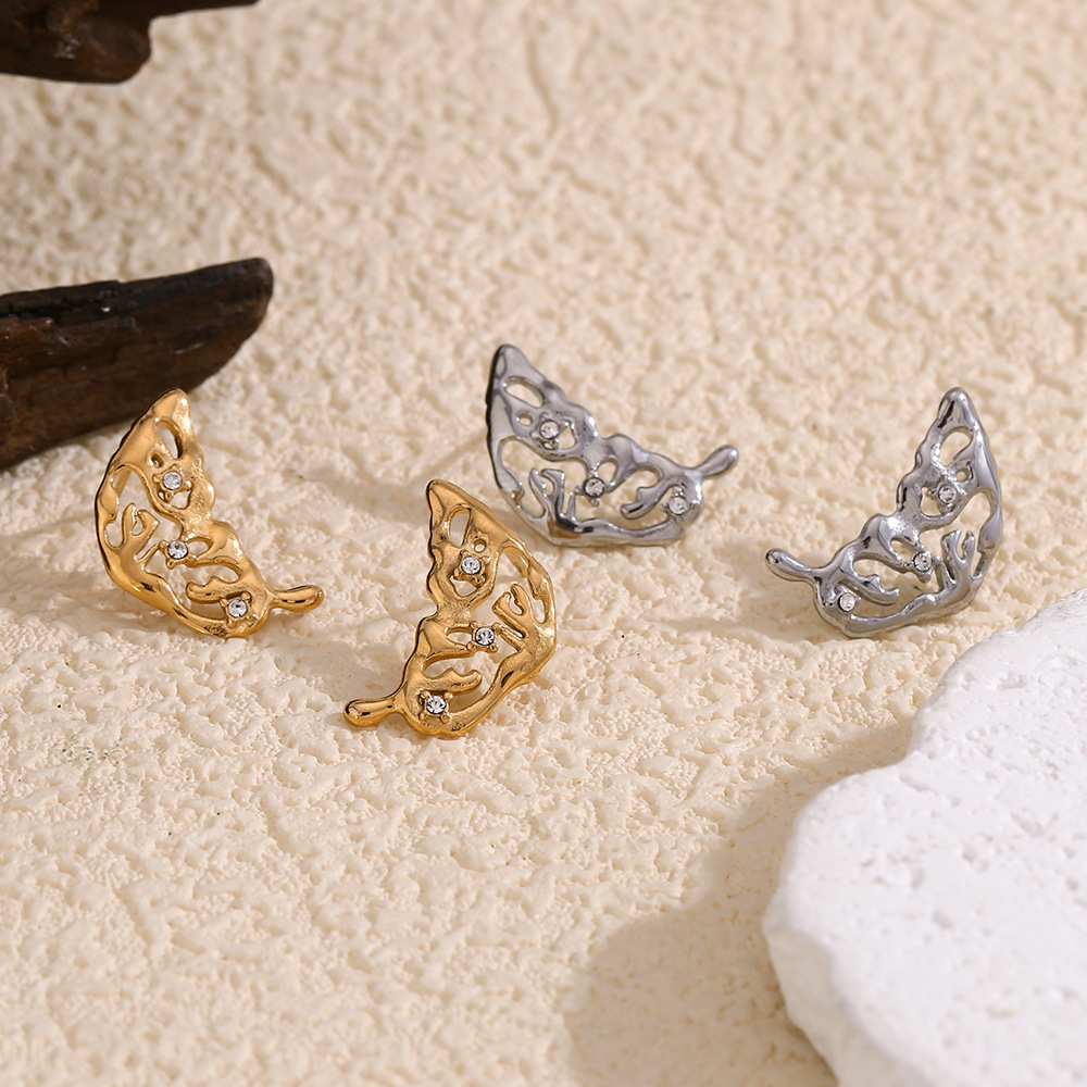 Zircon Inlaid Hollow Wings Stainless Steel Earring