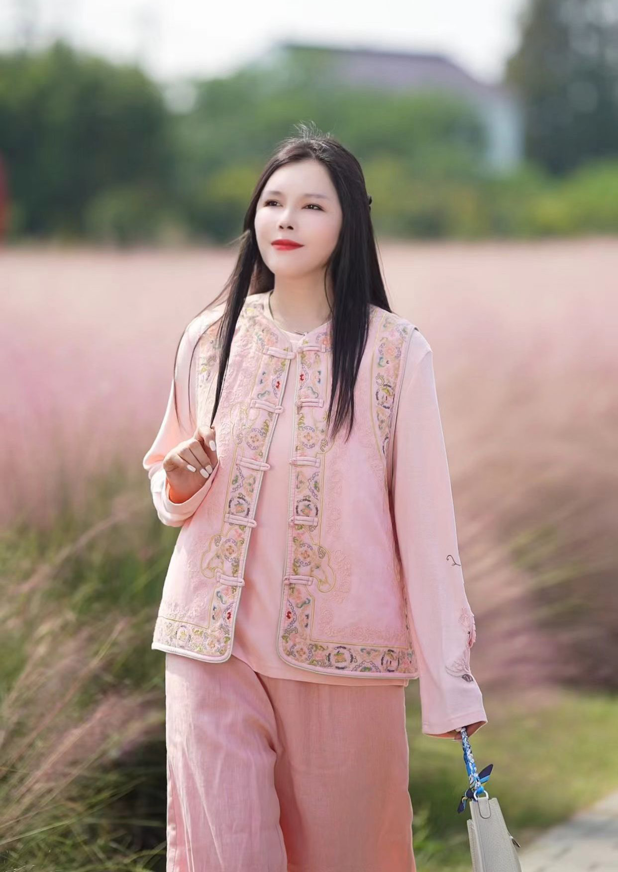 2025 otoño nuevo estilo de estilo chino de la industria pesada bordada collar de botón para mujeres chaleco de algodón ramie chaleco image 7