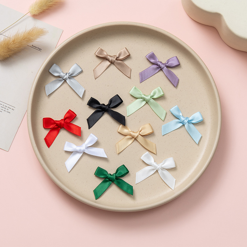 Hair band with bow
