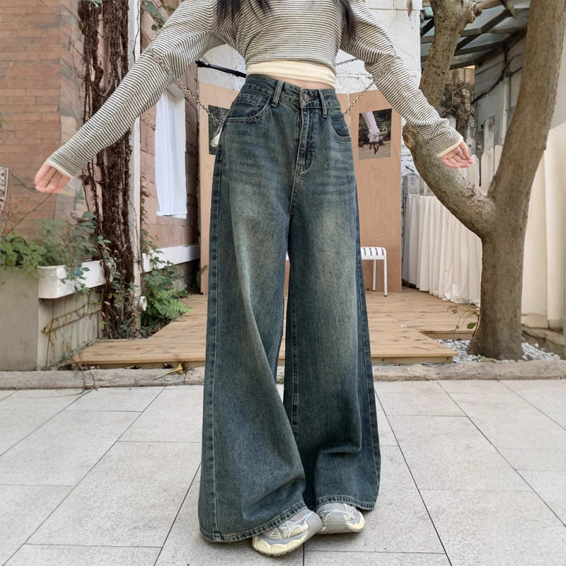 外国貿易の金はアメリカのレトロなストレートジーンズの女性の腰がゆったりしています。|undefined