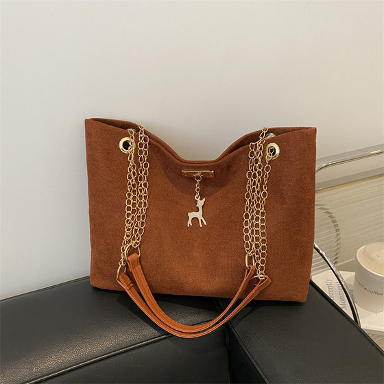 Retro Commuter Textiles Chain Shoulder Bag 2024 Winter New Style Stylish Ins Underarm Bag Fashionable Tote Bag