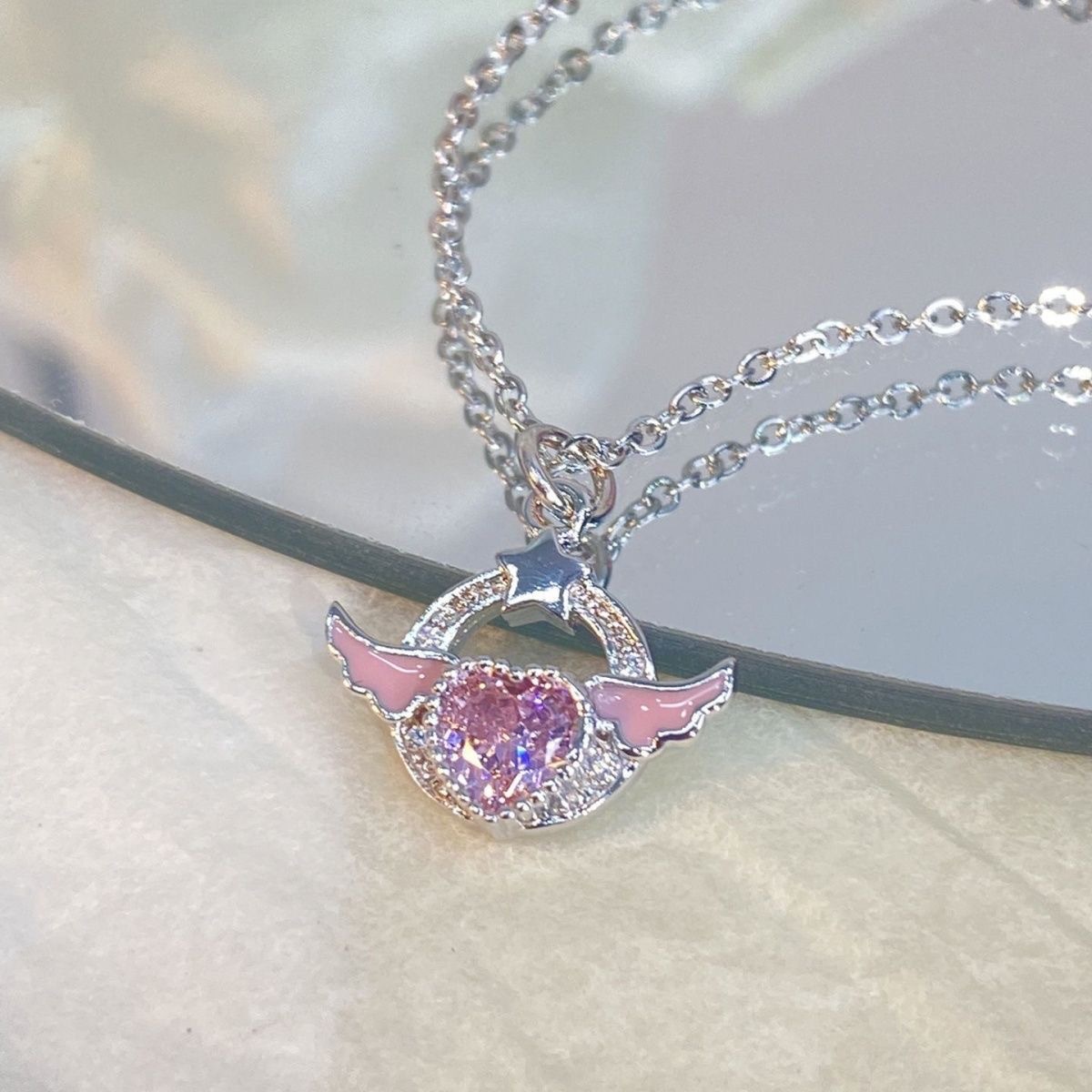 Alas de Ángel amor collar femenino ins pequeño diseño rosa diamante Joker clavícula cadena enviar novia Día San Valentín