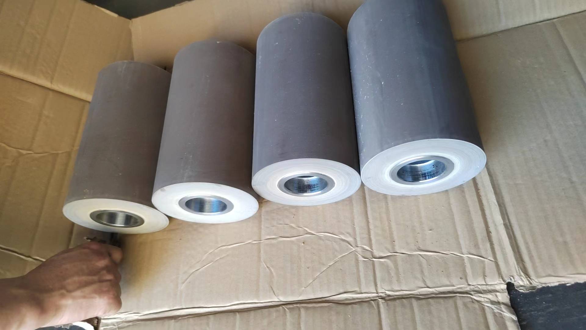 ����������������ĥ�͸��¾۰����轺���ֹ�ҵXNBR�����𽺹�