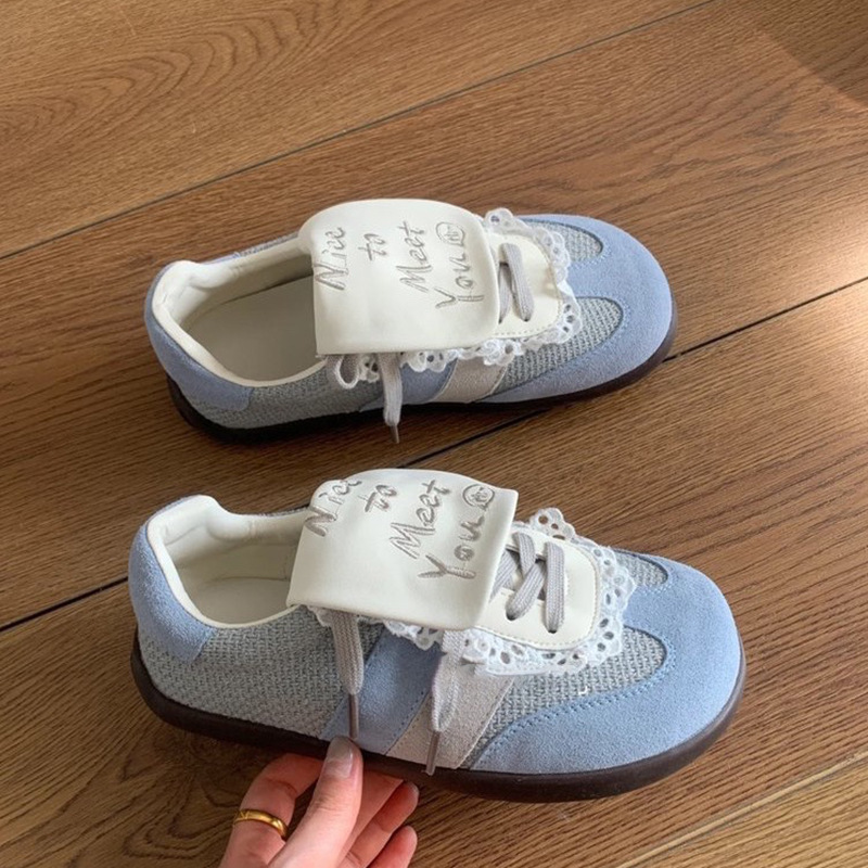 Deportes casuales Gump skate retro cabeza redonda con suela gruesa zapatos de entrenamiento de mujeres 2025 nuevo otoño zapatos blancos ligeros