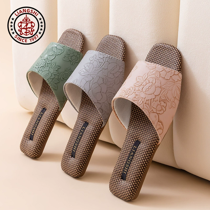 2025 Весна/Лето Сандалии с открытым носком на ротанговой и резиновой подошве, нескользящие домашние тапочки для женщин, легкие роскошные тапочки с цветочным принтом.