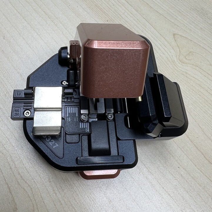 �ź�S327�����и�����۽ӻ�S179+�и