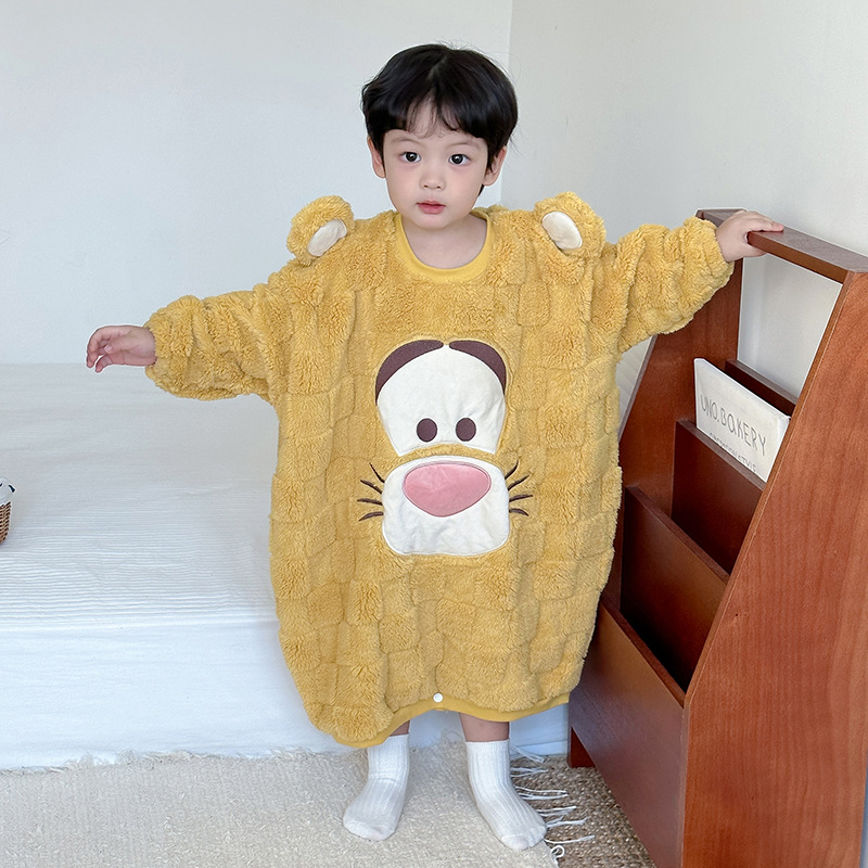 Bebé de franela engrosada camisón de los niños de invierno cálido pijamas de una sola pieza 3.4.5.6 años de edad los niños camisón al por mayor