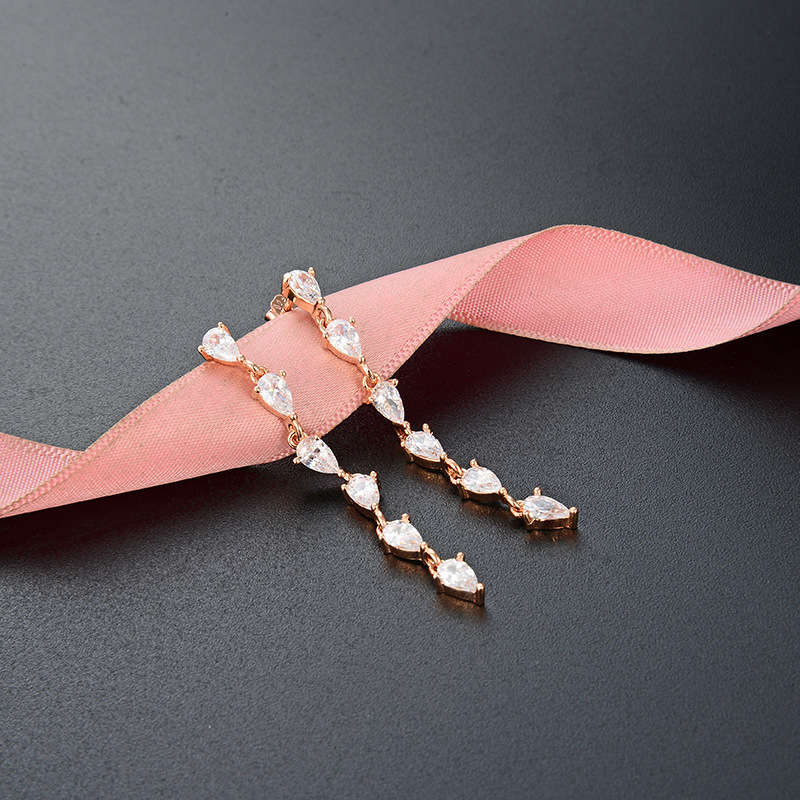 Pendientes de borla de estilo frío de las mujeres Corea del Sur s925 pendientes incrustados de diamantes de plata elegante temperamento pendientes largos para estudiantes