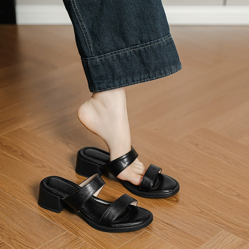 Французский ретро с летними новыми тапочками