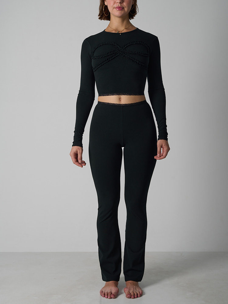 Dames set met high waist flare legging en cropped top_voghion.com