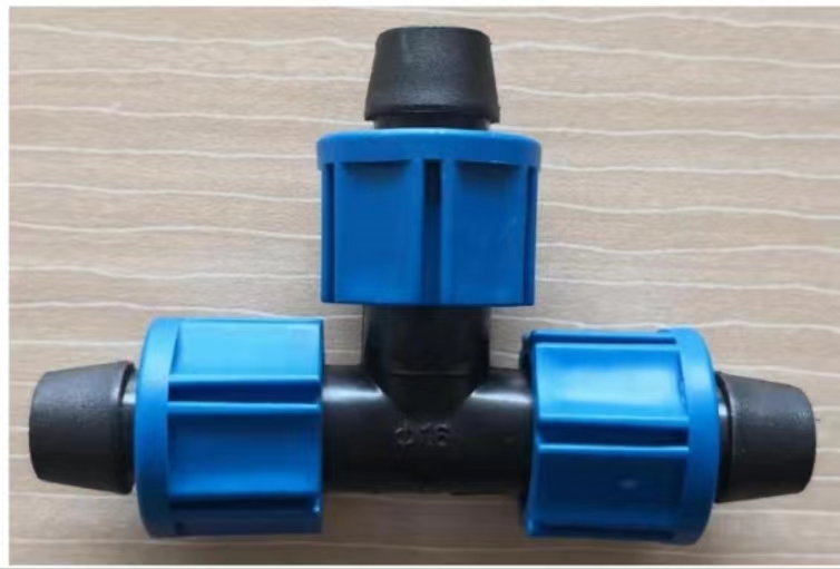 Conector de Tres Vías con Bloqueo para Cinta de Goteo image 10