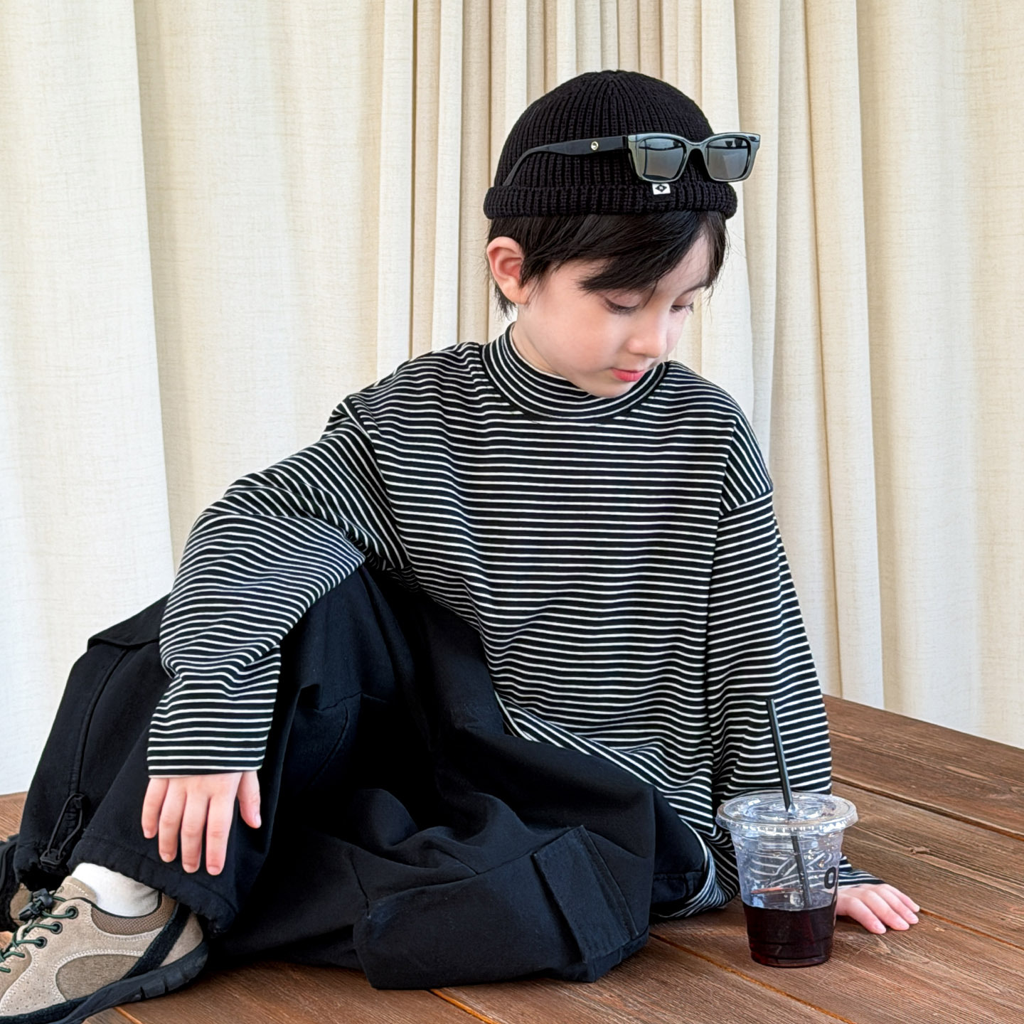 Ropa infantil para niños camiseta de cuello medio alto para niños camiseta de mangas largas engrosada otoño y invierno nueva chaqueta cálida en el interior de la moda T