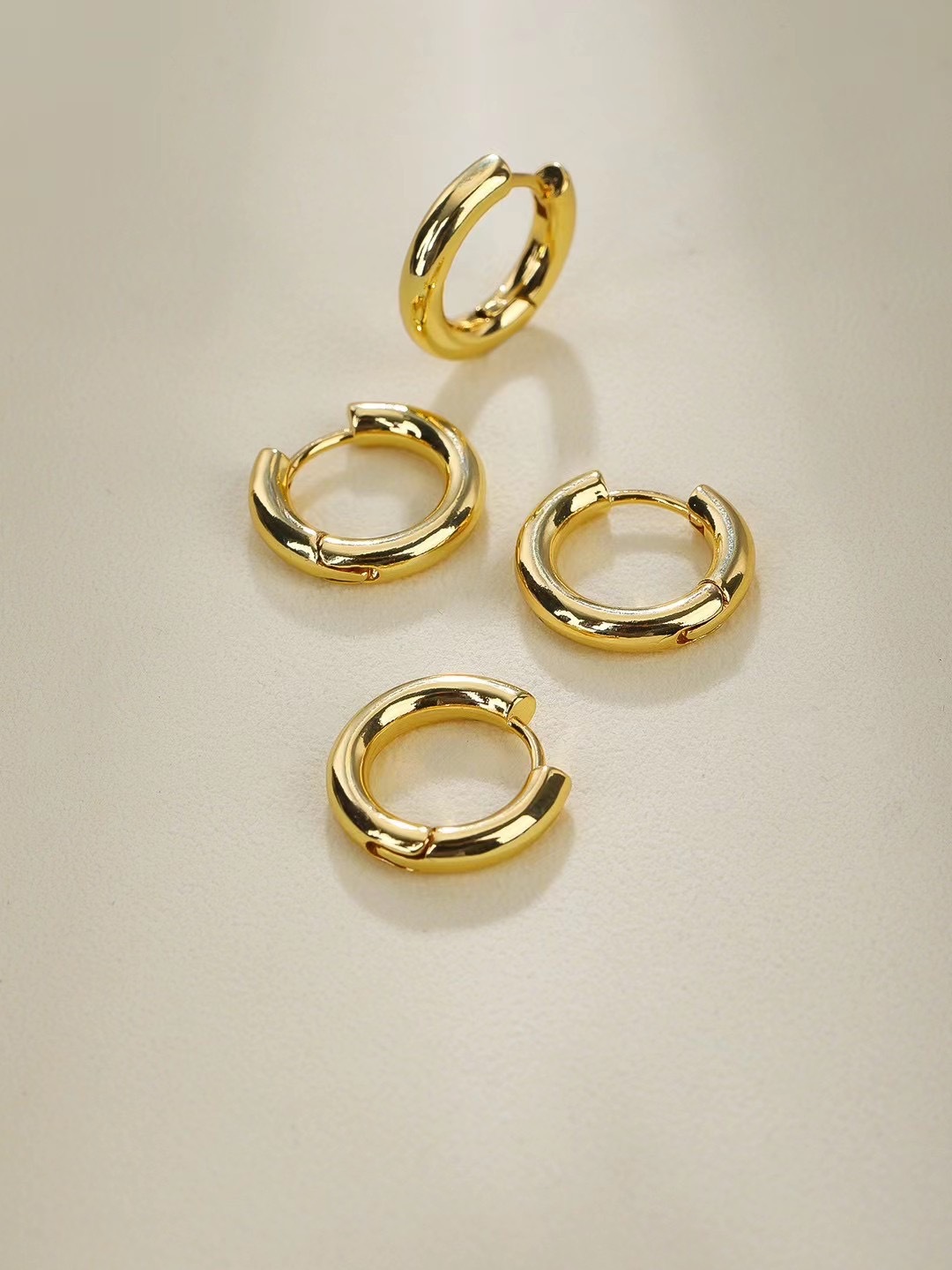 Solid Color Pattern 1 Piece Stainless Steel Stone-Free Ear Cartilage Rings & Studs Solid Color Plating 18K Real Gold Plated