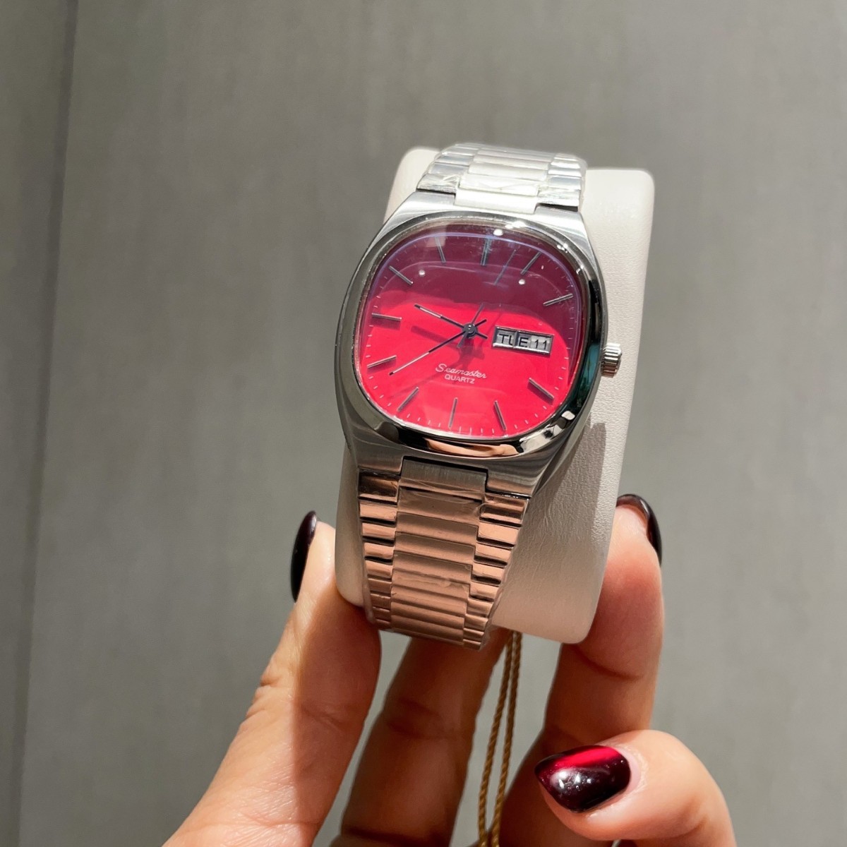 批发欧家中古电视机海霸红书同款复古方形糖果色钢带石英女表厂家