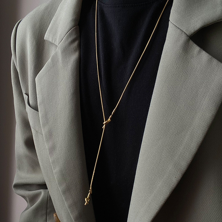 Banquet Occasion Titanium Steel Material 1 Piece Elegant Solid Color Knot Titanium Steel Plating Necklace