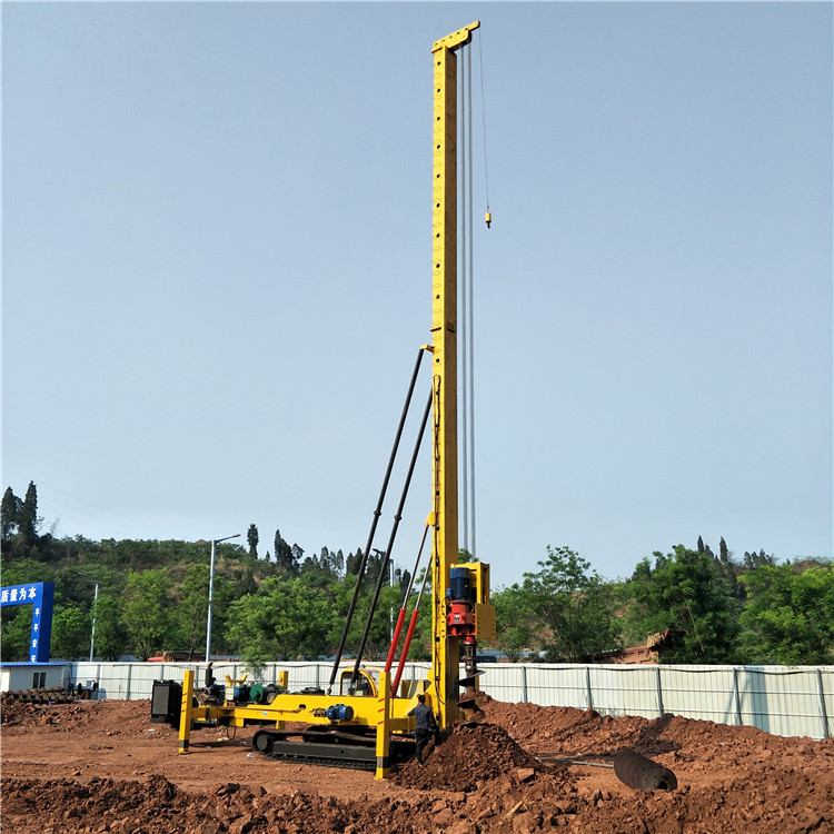 建筑工程长螺旋地基打桩机 小型履带式地基引孔钻机cfg地基打桩机