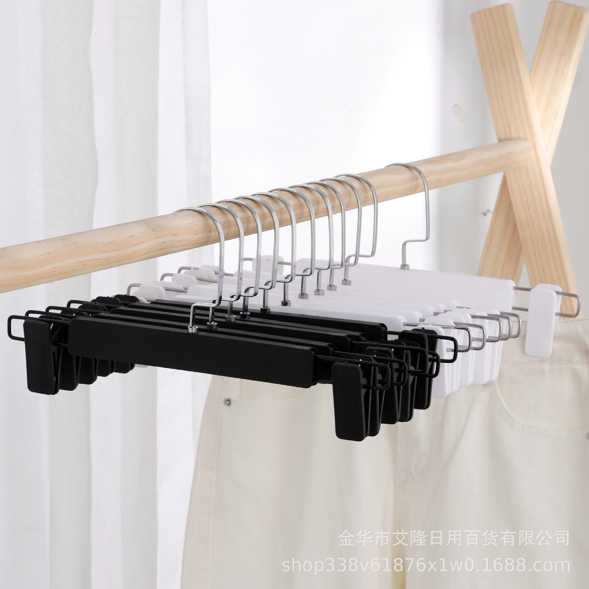 Suministro directo de fábrica pantalones de plástico para el hogar tienda de ropa para adultos sin costuras pantalones antideslizantes clip pantalones percha falda clip falda rack