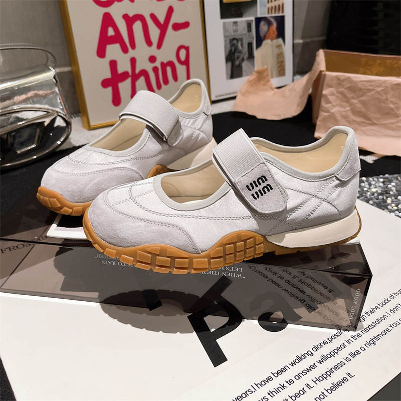 Zapatos de mujer Mary Jane de color amarillo francés 2025 verano nuevo estilo interior velcro boca baja zapatos de lona de punta redonda zapatos individuales