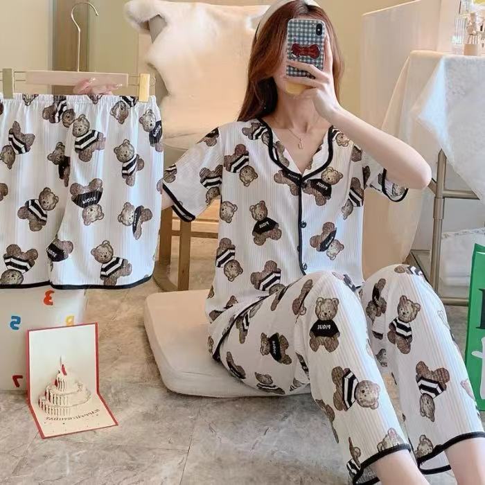 Explosión de tres piezas Cardigan pijama de mujer de verano de mangas cortas pantalones largos delgados se pueden usar dibujos animados dulce conjunto de ropa para el hogar