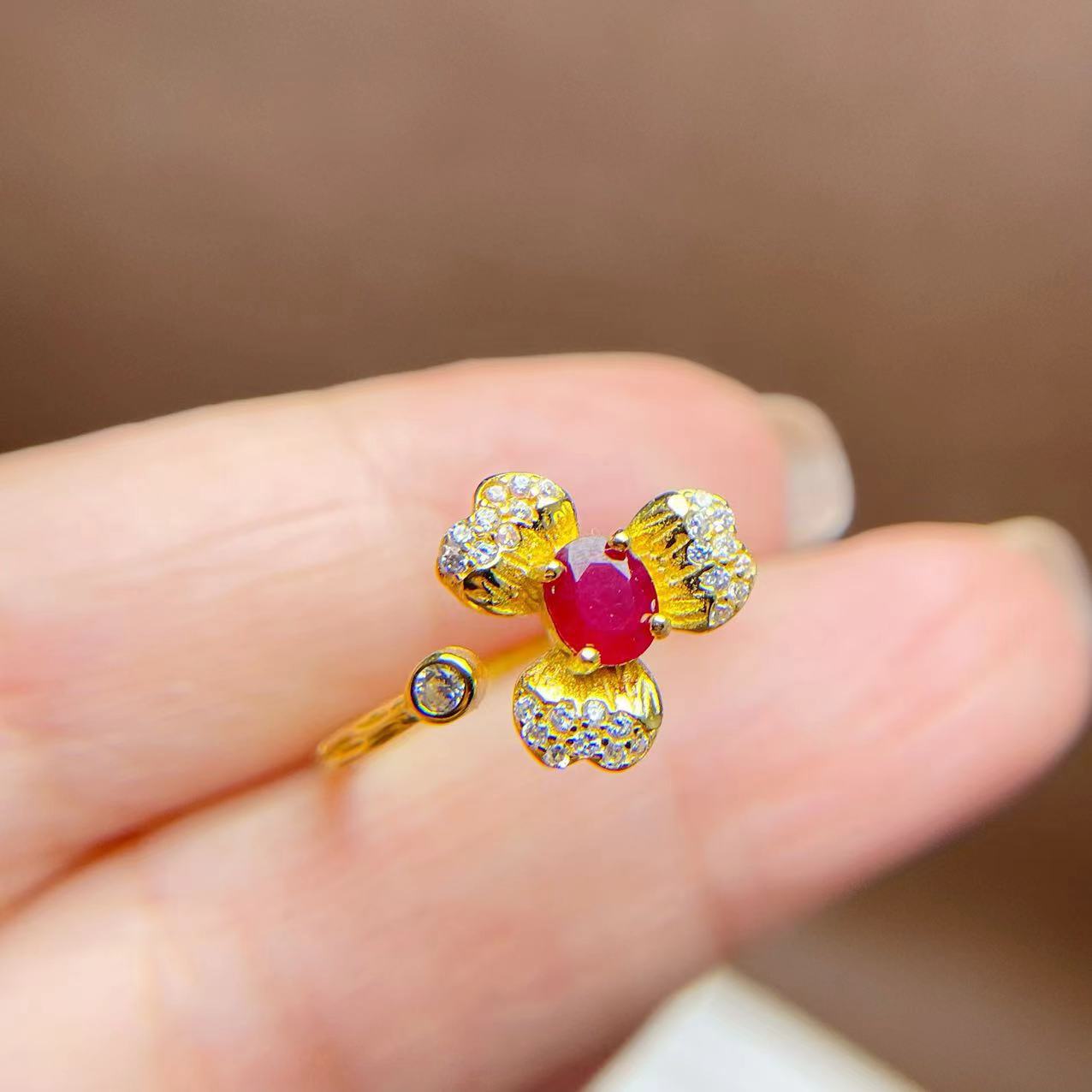 retro ruby small design ring with stone