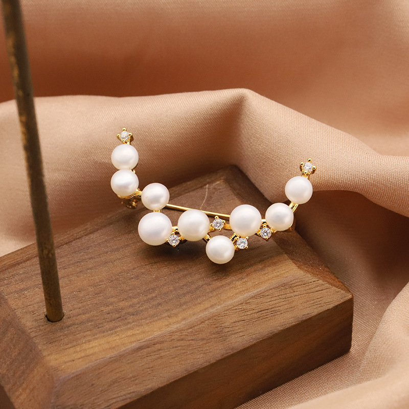 Bienestar Luna Dios perla broche elegante temperamento nicho de alto grado de circón estrella Luna serie ramillete collar pin collar flor image 1